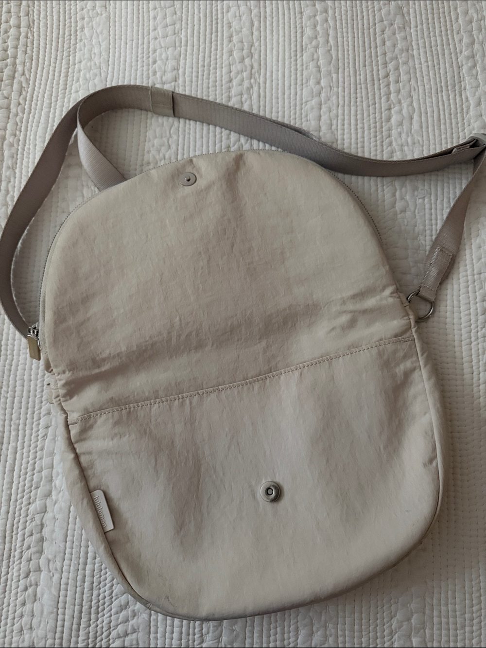 lululemon athletica light beige crossbody sling bag - Picture 3 of 7